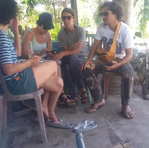 Hostal Banyuwedang Menjangan Bali Backpacker *