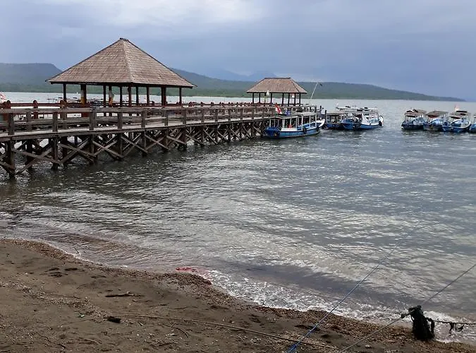 Banyuwedang Menjangan Bali Backpacker Hostal